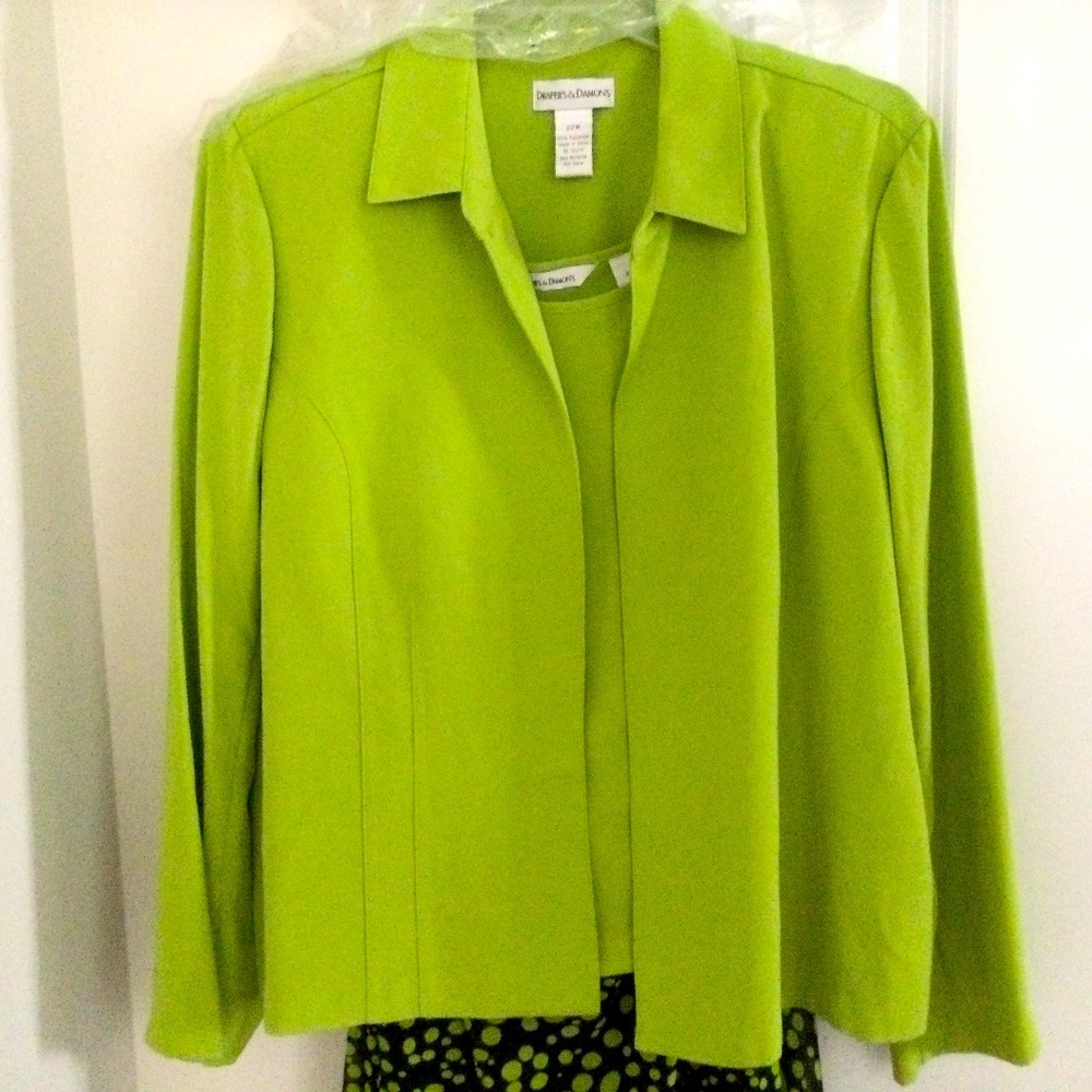 Drapers & Damons Three piece 22W Women’s skirted suit.  Beautiful flowing skirt!